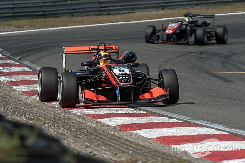 Masters F3: Ilott conquista la pole per la Qualifying race