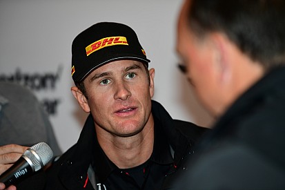 Beelden: Hunter-Reay met 340 km/u de muur in op Pocono