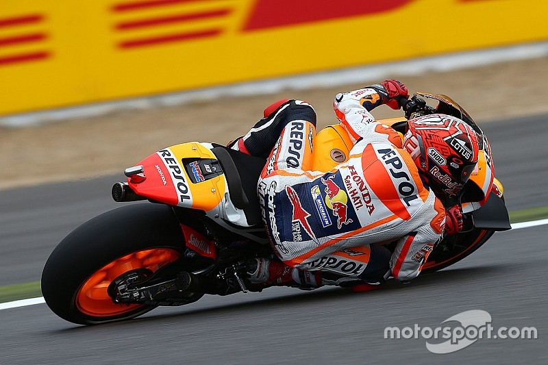 Marquez nipt voor Viñales in derde vrije training Britse GP