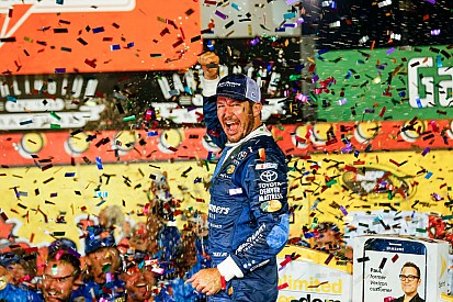 Martin Truex Jr torna alla vittoria a Darlington
