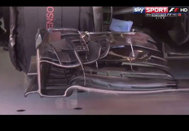 Nem láttál még olyan bonyolult első szárnyat, mint amilyen a McLarené