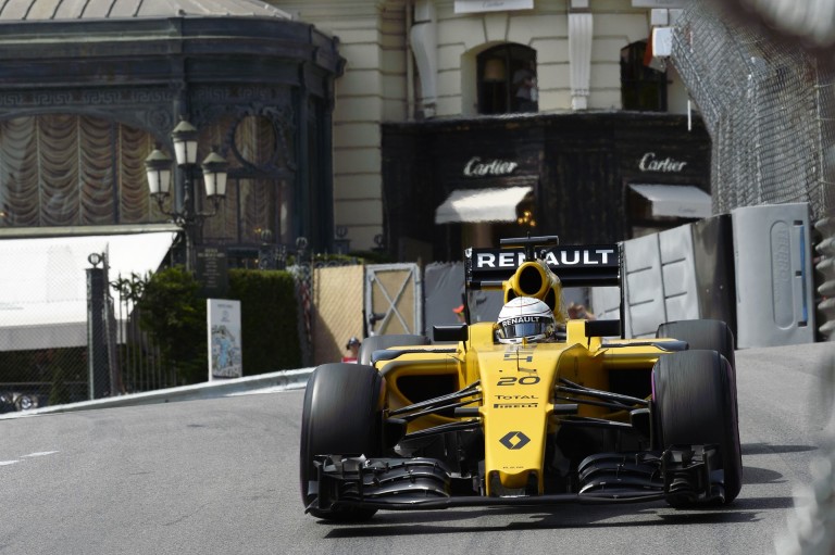 Véget nem érő teleregény: Magnussen is megcsukta a vasat