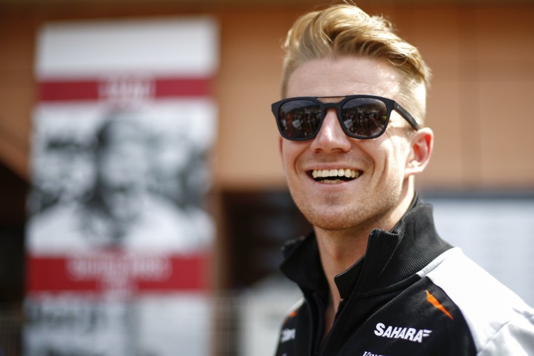 Hülkenberg és Perez energiaitalokból épített tornyot Monte Carlóban!