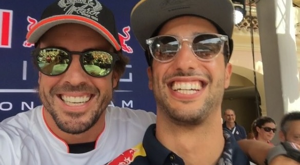 Alonso megint elvitte a show-t: beköszönt a Red Bullnál