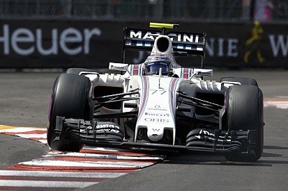 Jön a Kanadai Nagydíj: Bottas már hokis cuccban feszít