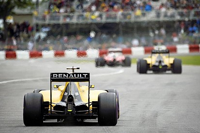 Palmer majdnem ugyanott dobta el a Renault-t Kanadában, mint csapattársa!