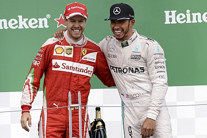 Hamilton Alit idézi, miközben Vettel a sirályokat figyeli Kanadában!