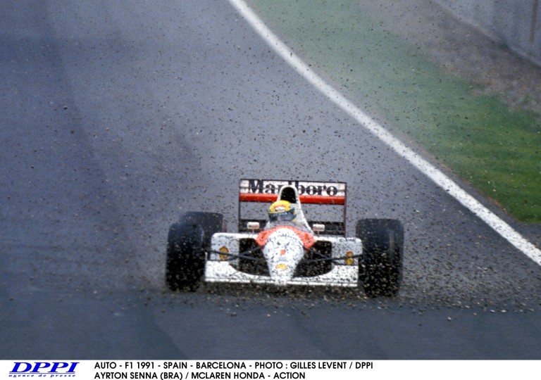 Micsoda megtiszteltetés: Vandoorne az MP4/6-os McLaren-Hondában!