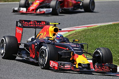 GP Spanyol: Verstappen meraih kemenangan perdana setelah duo Mercedes terlibat insiden