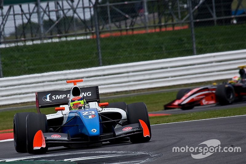 V8 3.5 Red Bull Ring: Vaxiviere wint race 1, Visser achtste