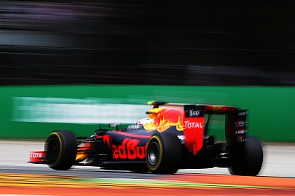 Formel 1 in Singapur: Red Bull Racing am schnellsten, Crash von Nico Rosberg
