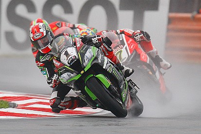 Superbike-WM Lausitz: Rea-Sieg und Sykes-Sturz bei Regen