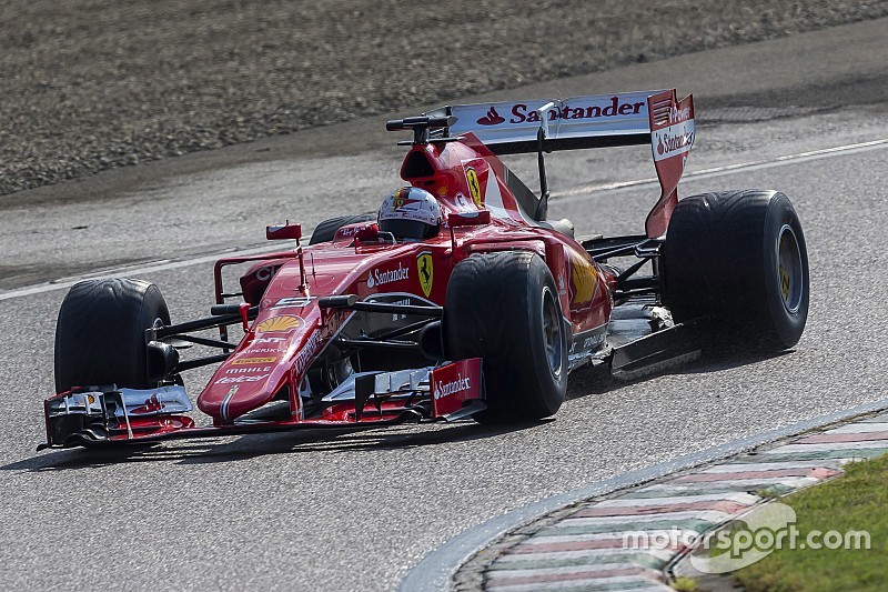 Vettel busca ventaja con los test de Pirelli 2017