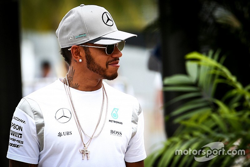 Lewis Hamilton kiest 'race voor race'-aanpak in titelstrijd