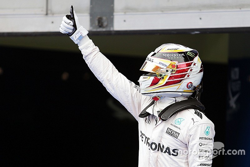 Hamilton overtuigend naar pole op Sepang, Verstappen derde