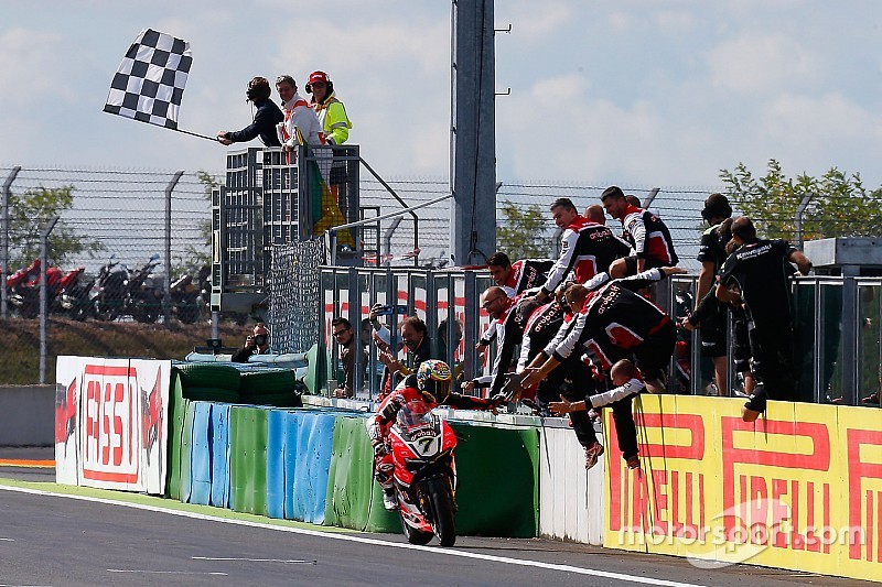 WSBK у Маньї-Кур: Непередбачувана перемога Девіса