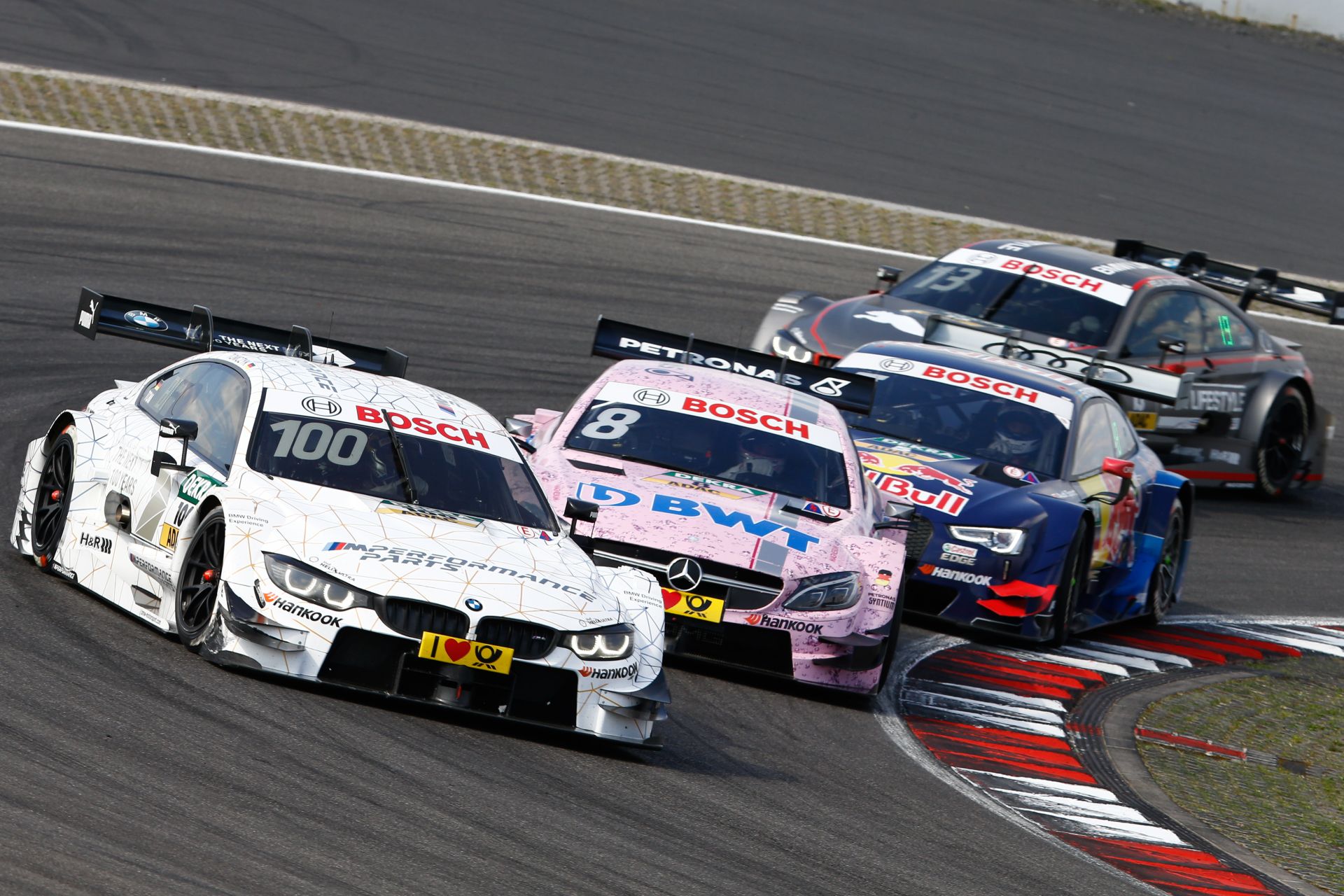 Ugyanaz a rákfenéje a DTM-nek, mint a Forma-1-nek?