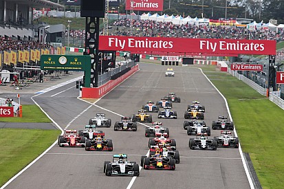 Hamilton eerlijk na slechte start: "Ik heb een fout gemaakt"