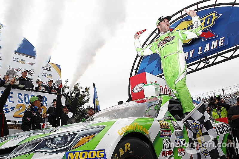 Buen momento para Daniel Suárez en su lucha por el campeonato de NASCAR