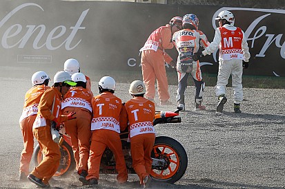 Pedrosa se fracturó la clavícula derecha y será operado en Barcelona