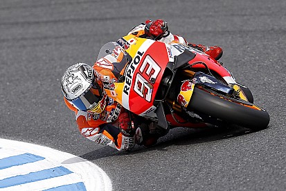 Márquez domina el tercer libre en Japón; dura caída de Lorenzo