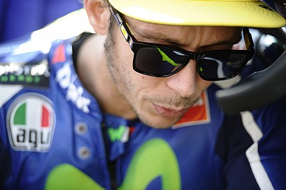 Pese a caída, Valentino Rossi agradece apoyo a fans
