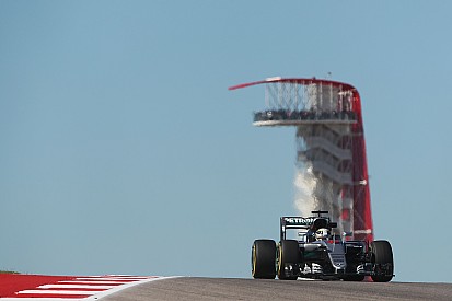 Hamilton op kop in eerste training, Verstappen derde