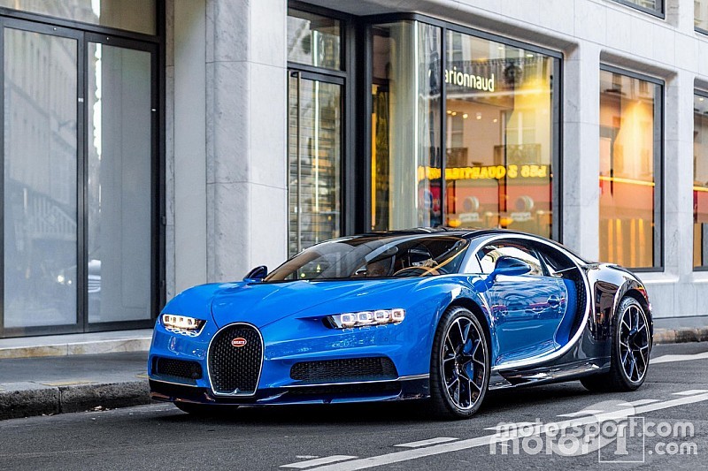 PHOTOS - La première Bugatti Chiron débarque à Paris !