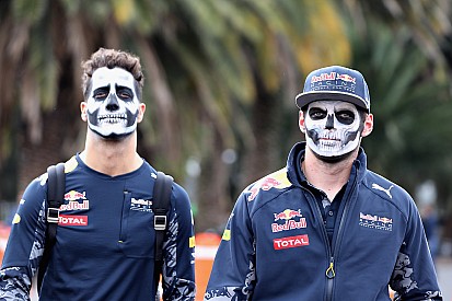 Verstappen y Ricciardo asombran en el paddock