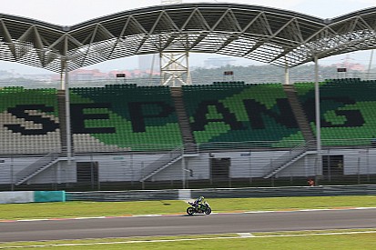 Rossi: “Esta pista no se seca nunca”