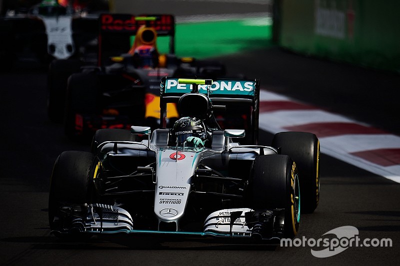 Rosberg sempat takut usai kontak dengan Verstappen