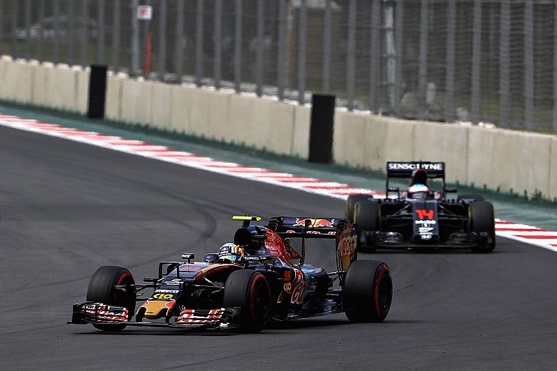 Sainz critica los diferentes criterios de penalización