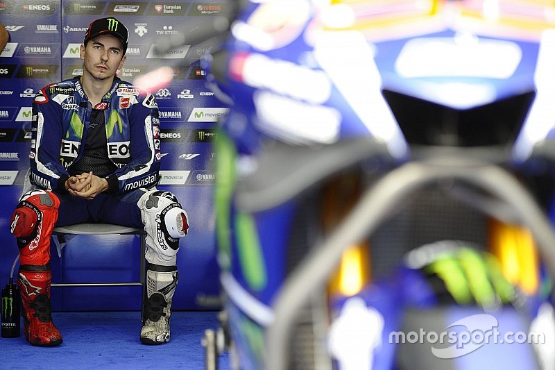 Perpisahan emosional Lorenzo dengan Yamaha
