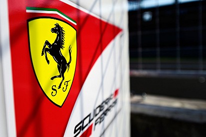 Ferrari проэкзаменовала пятерых гонщиков