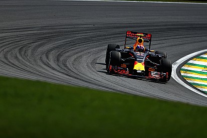 Verstappen verwacht flinke strijd met Ferrari en gaat uit van regenrace