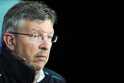 Brawn: "Es frustrante ver a Alonso en coches con tantos problemas"
