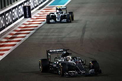 В Red Bull здивовані «наївністю» Mercedes