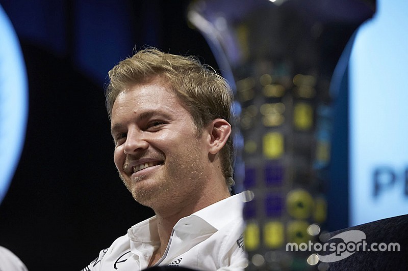 Empfang in Wiesbaden: F1-Weltmeister Nico Rosberg zurück in Deutschland