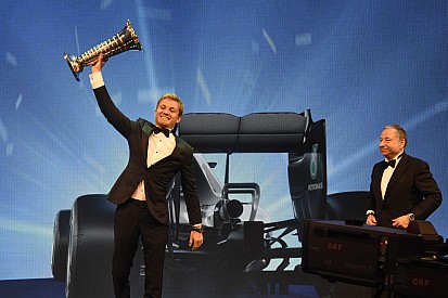 Rosberg: "Niet gestopt als ik geen wereldkampioen was"
