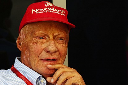 Lauda: "Se ha ofrecido prácticamente media F1 para sustituir a Nico"