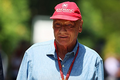 Lauda: "Halve deelnemersveld aast op Rosberg zijn plek"
