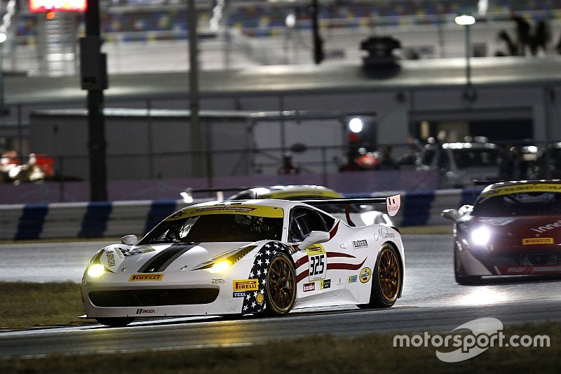 Світовий фінал Ferrari Challenge: Манчінеллі здобуває перемогу на Дайтоні