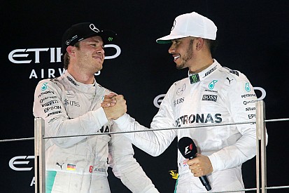 Hamilton: “Komst Vettel of Alonso niet gegarandeerd het beste voor het team”