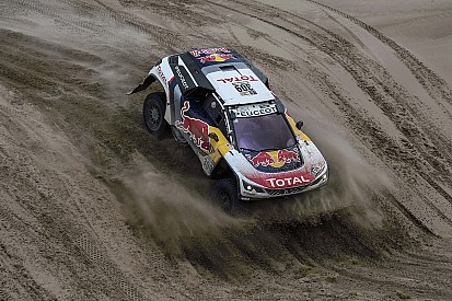 Loeb domina la octava etapa y ya lidera el Dakar; Roma pierde tiempo