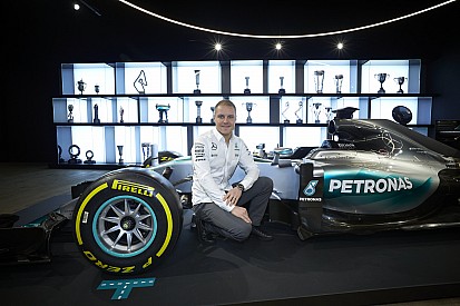 Fotogallery: il primo giorno di Valtteri Bottas in Mercedes