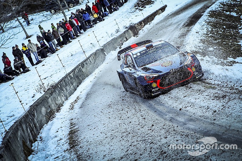 Neuville toma la punta en el primer día de Montecarlo