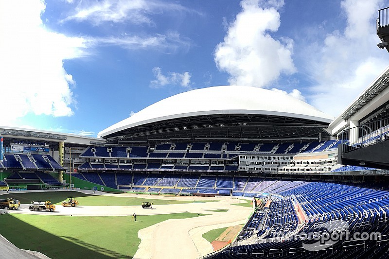 VIDEO: Así se transformó el Marlins Park en una pista