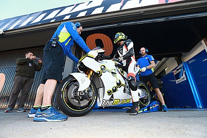 La nueva Suzuki de Iannone y Rins se presenta en Sepang
