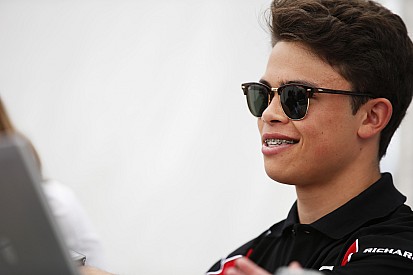 Nyck de Vries test Ferrari GT-bolide van AF Corse