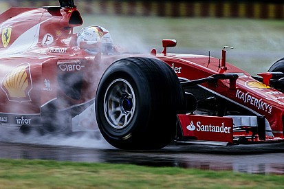 Ferrari, sin recambios, suspende el test del viernes